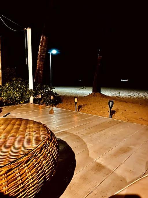 Villa Cocoon Sur La Plage Sandy Ground Exterior photo